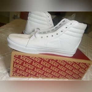 Sk8-Hi Vans True White Size M10.5/W12 New with Box